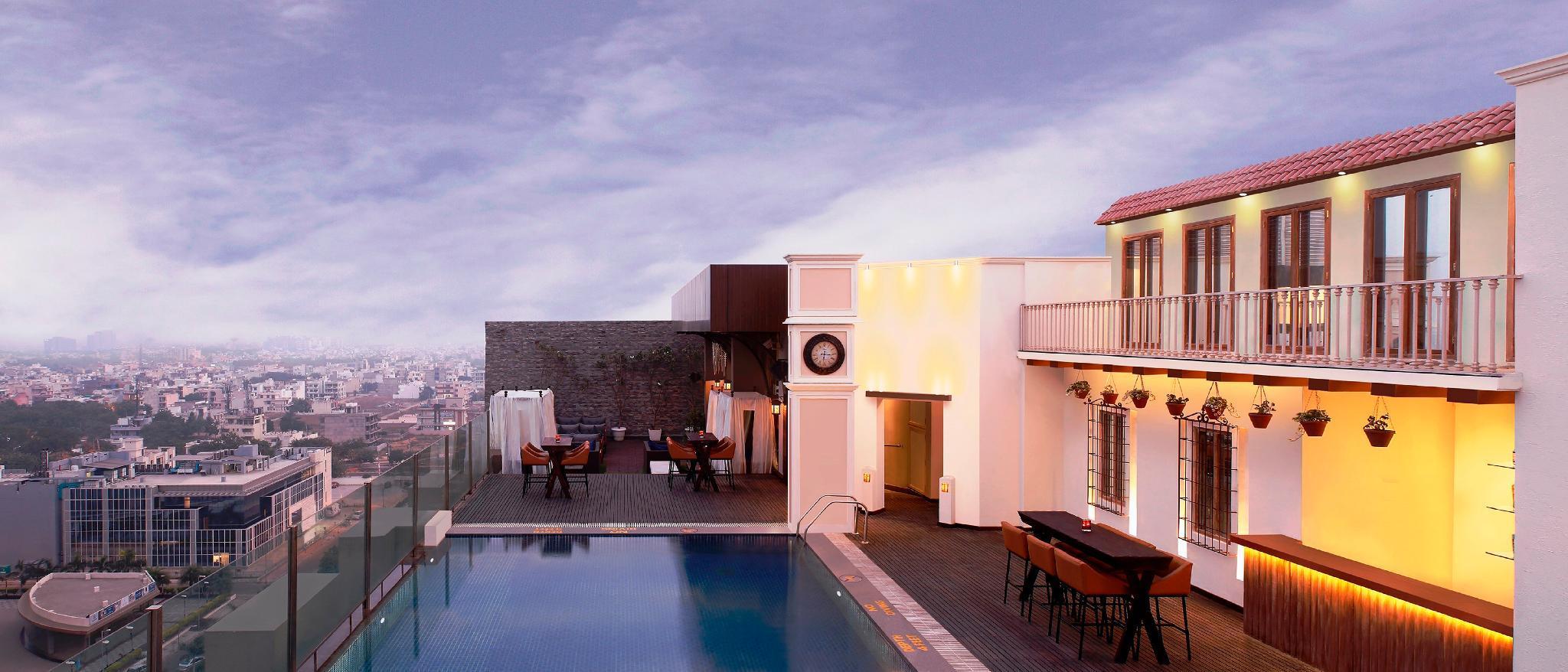 Doubletree By Hilton Gurugram Baani Square Hotel Gurgaon Exterior photo