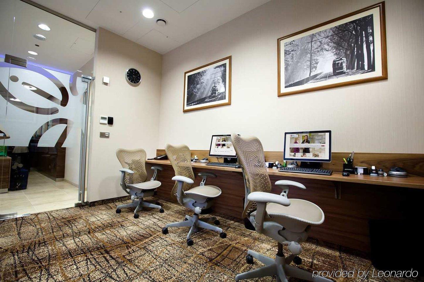 Doubletree By Hilton Gurugram Baani Square Hotel Gurgaon Facilities photo